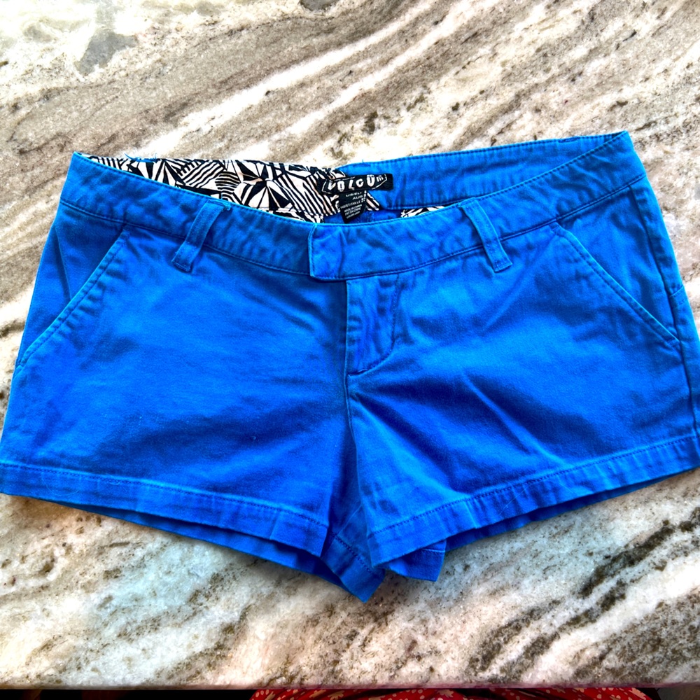 Super cute blue Volcom shorts.